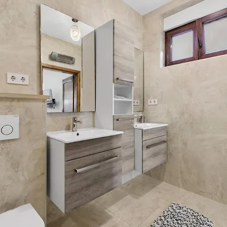 Apartman Dolce Vita With 2 Swimming Pools Porec