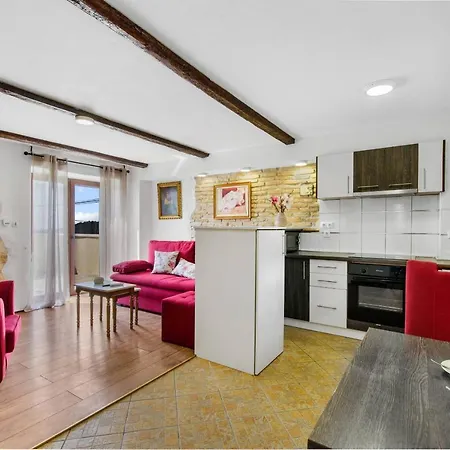Apartment Dolce Vita With 2 Swimming Pools Porec